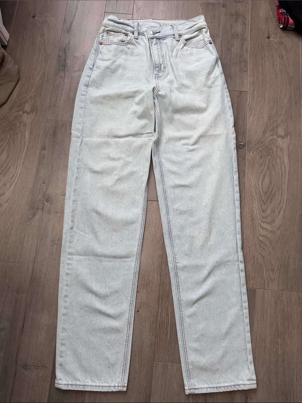 American Eagle Outfitters Light Blue baggy Straight-Leg Jeans